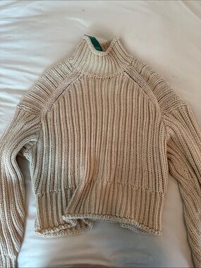 H&M Cream Ribbed Turtleneck Sweater
